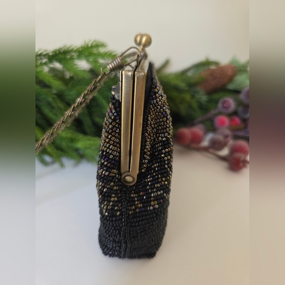 Vintage Inspired Black & Gold Kisslock Evening Bag- Crossbody/Clutch - Picture 4 of 11